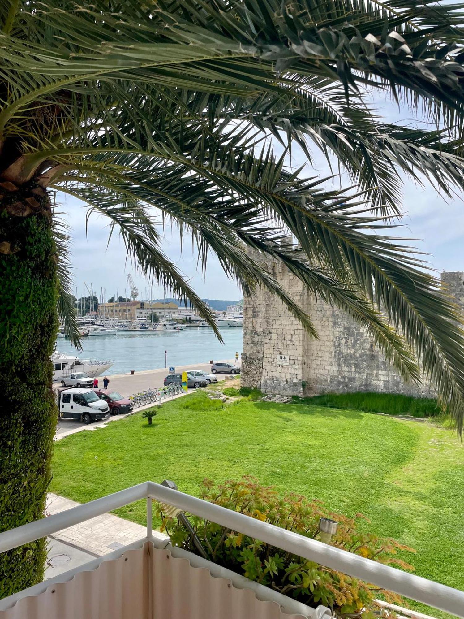 Dinka Old Town Apartment With Sea View Трогир Экстерьер фото