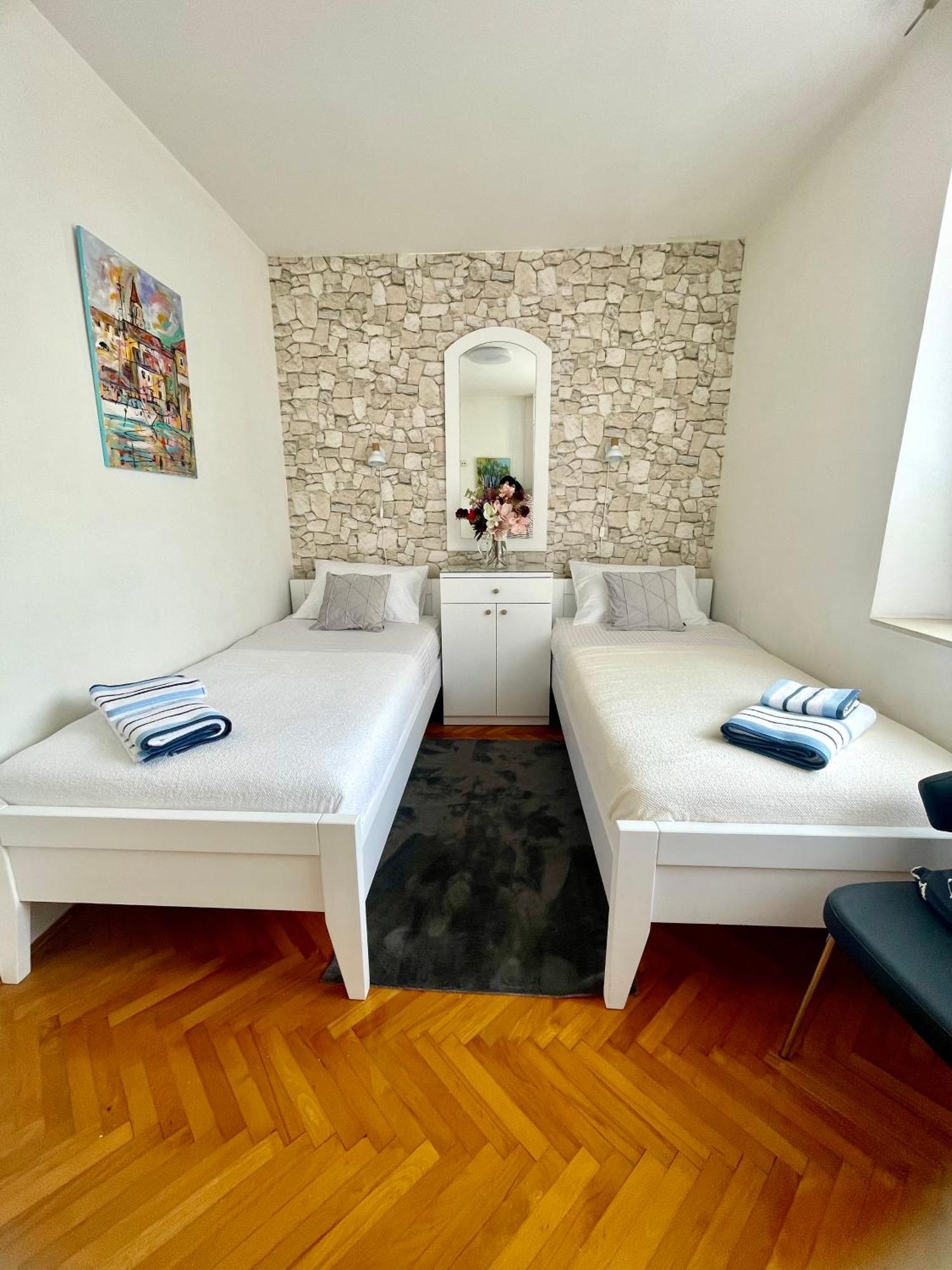 Dinka Old Town Apartment With Sea View Трогир Экстерьер фото